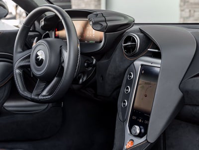 2025 McLaren 750S Base