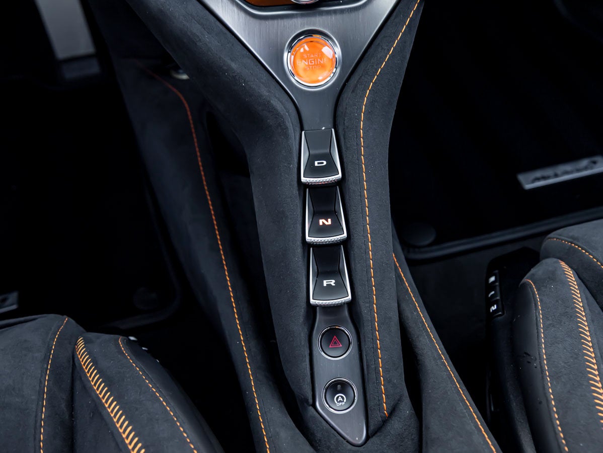 2025 McLaren 750S Performance