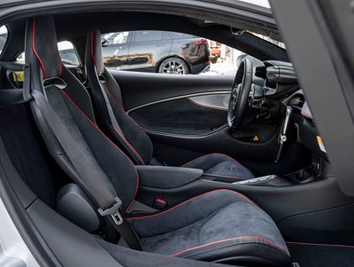 2025 McLaren Artura Base