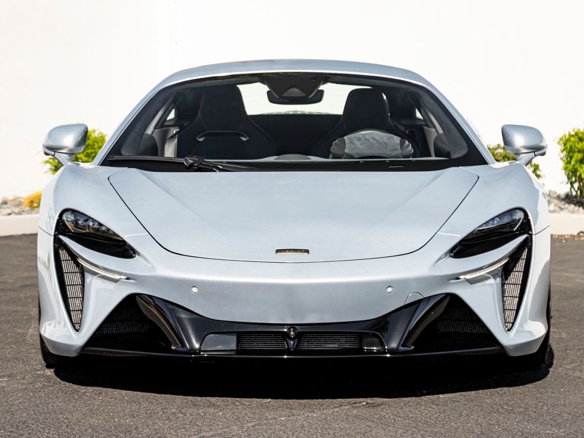 2025 McLaren Artura Base