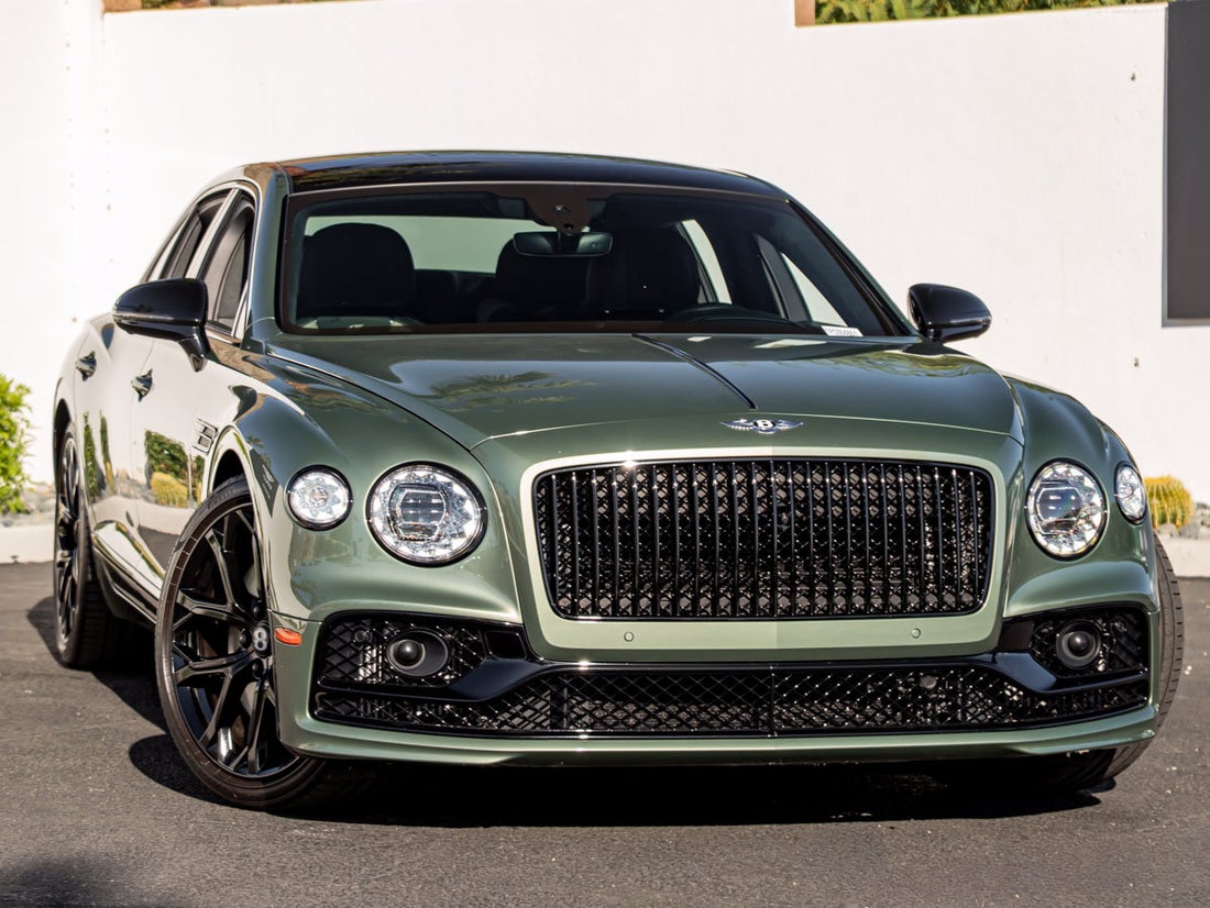 2023 Bentley Flying Spur S — photo 1 of 40