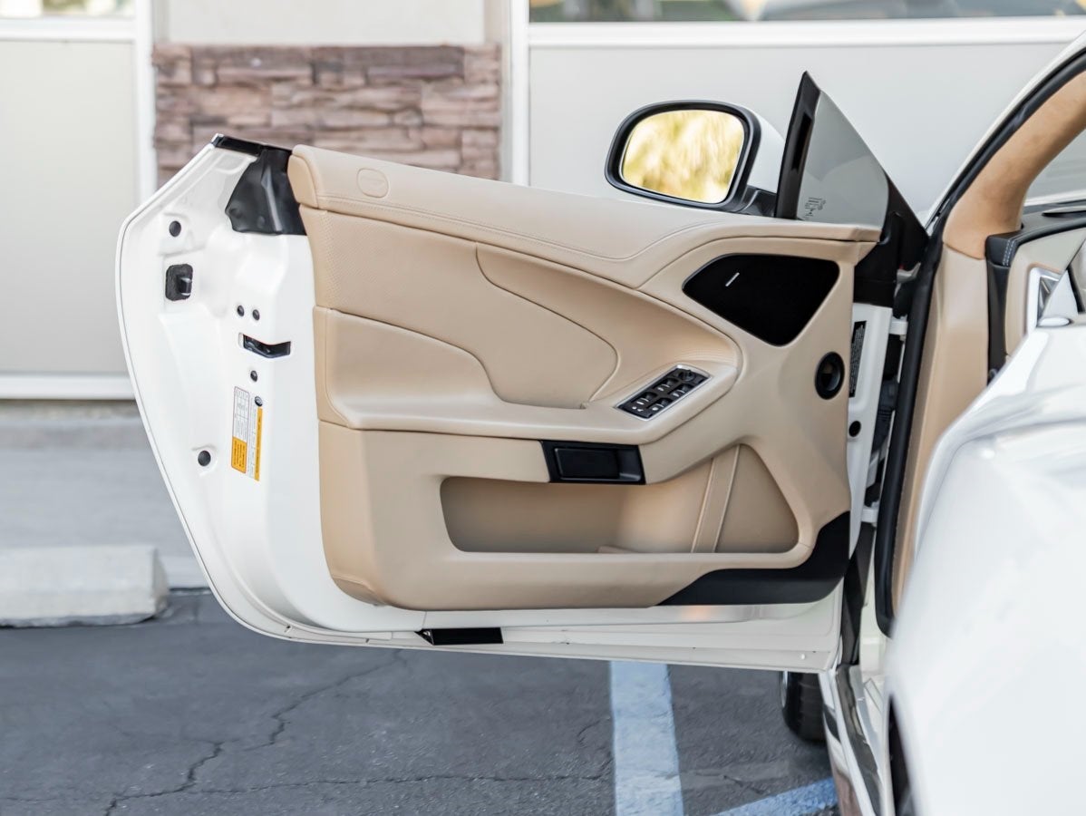 2014 Aston Martin Vanquish V12 Coupe