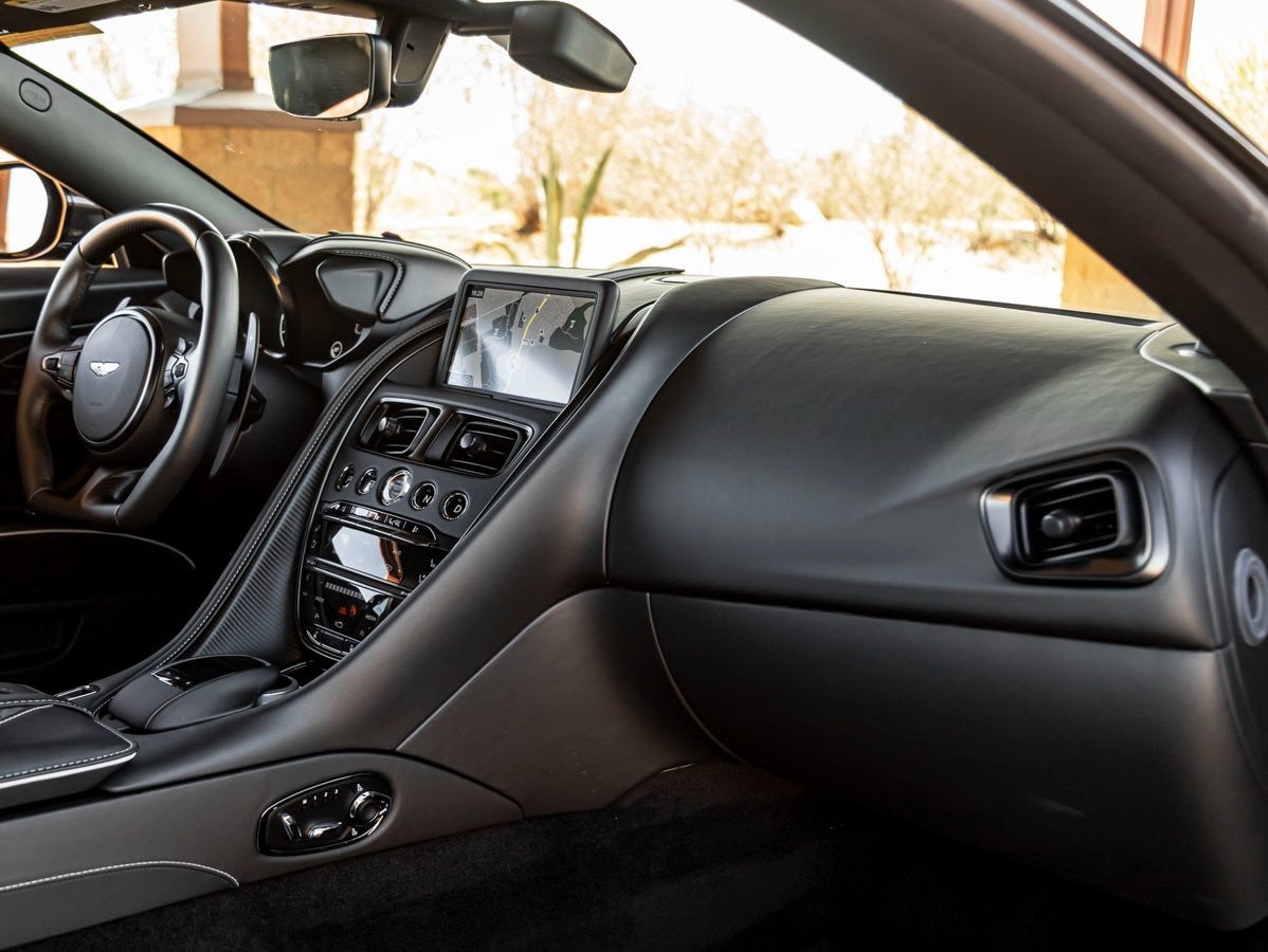 2022 Aston Martin DBS Superleggera