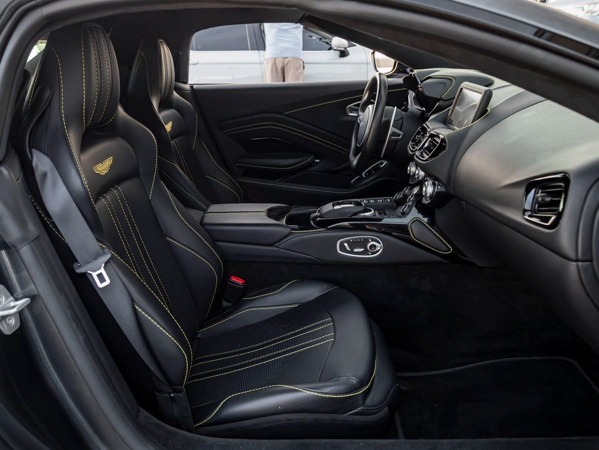 2023 Aston Martin Vantage Base