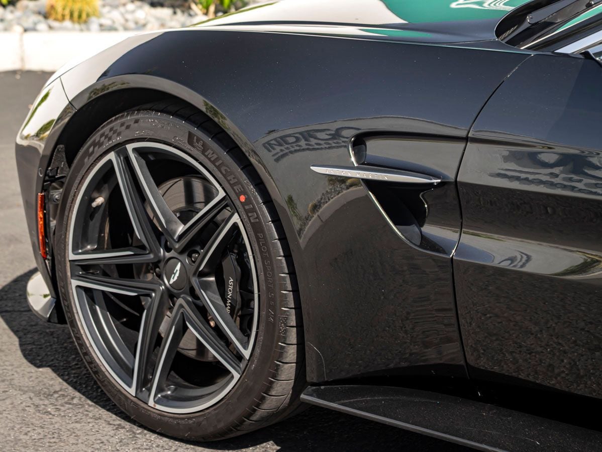 2025 Aston Martin Vantage Base