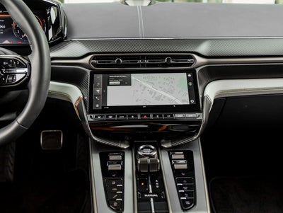 2025 Aston Martin Vanquish V12 Coupe