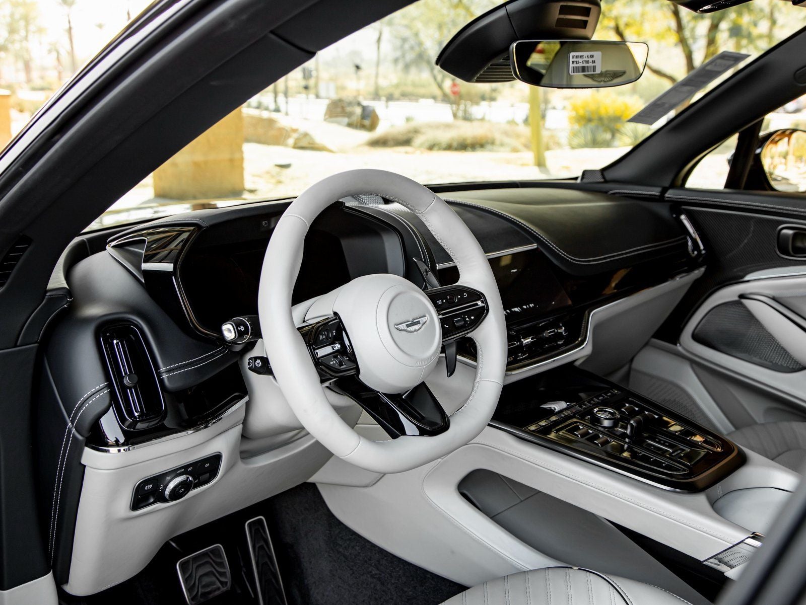 2025 Aston Martin DBX 707