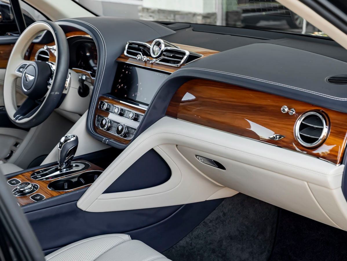 2023 Bentley Bentayga V8