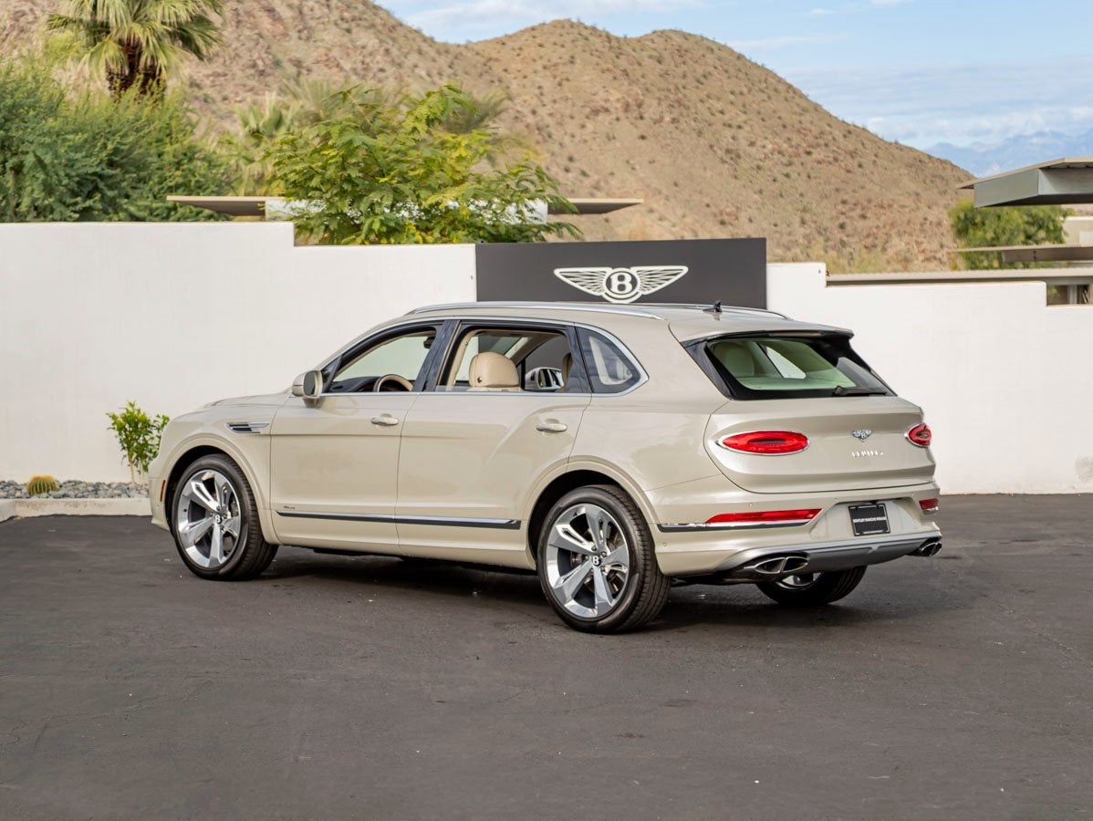 2023 Bentley Bentayga EWB Azure V8 Base