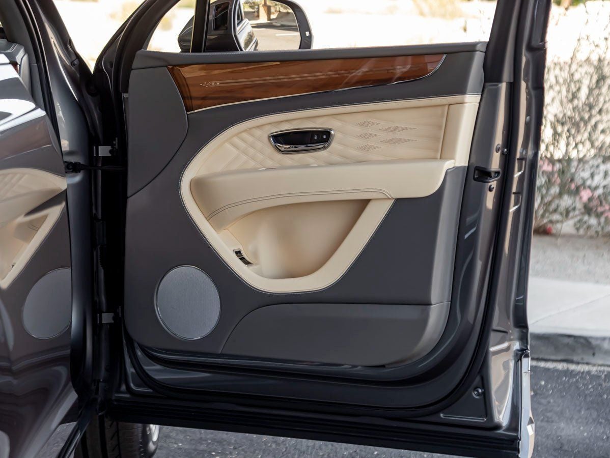 2023 Bentley Bentayga EWB Azure V8