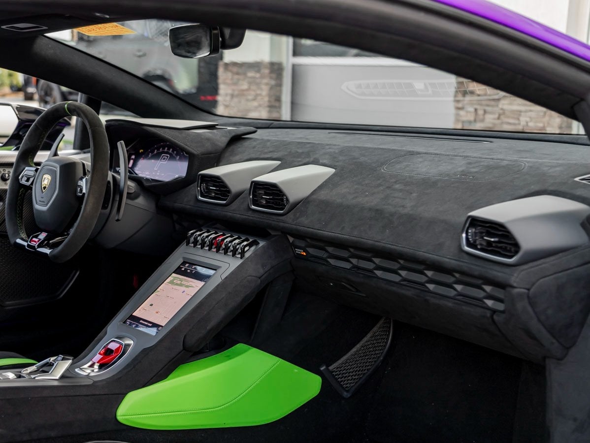 2024 Lamborghini Huracan STO Base