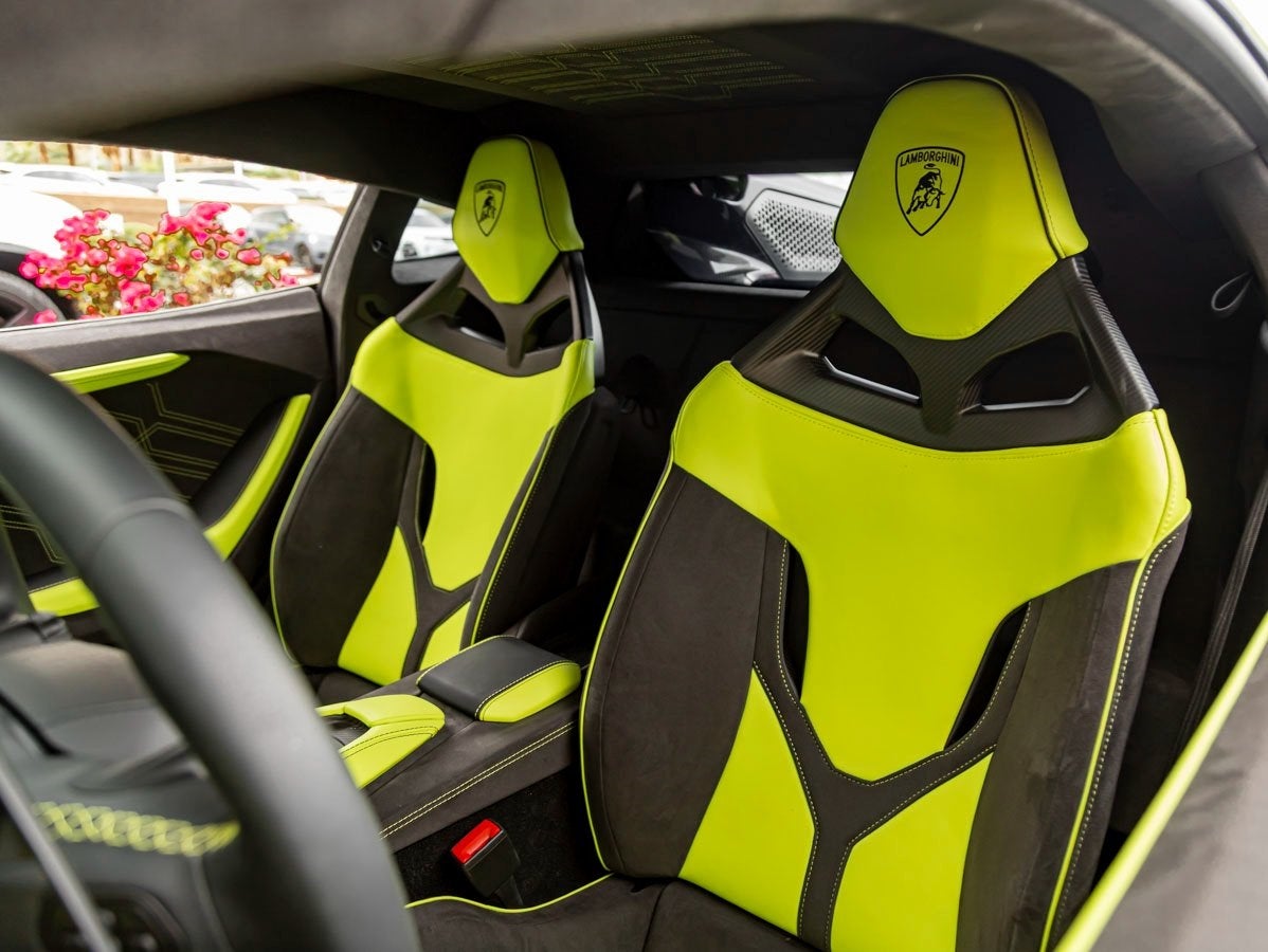 2025 Lamborghini Revuelto Base