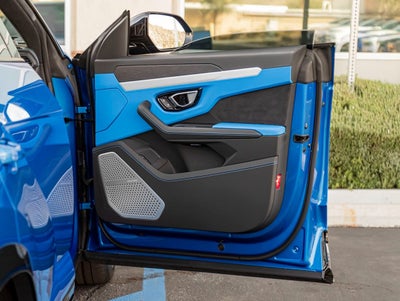 2022 Lamborghini Urus Base