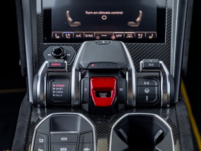 2024 Lamborghini Urus Performante