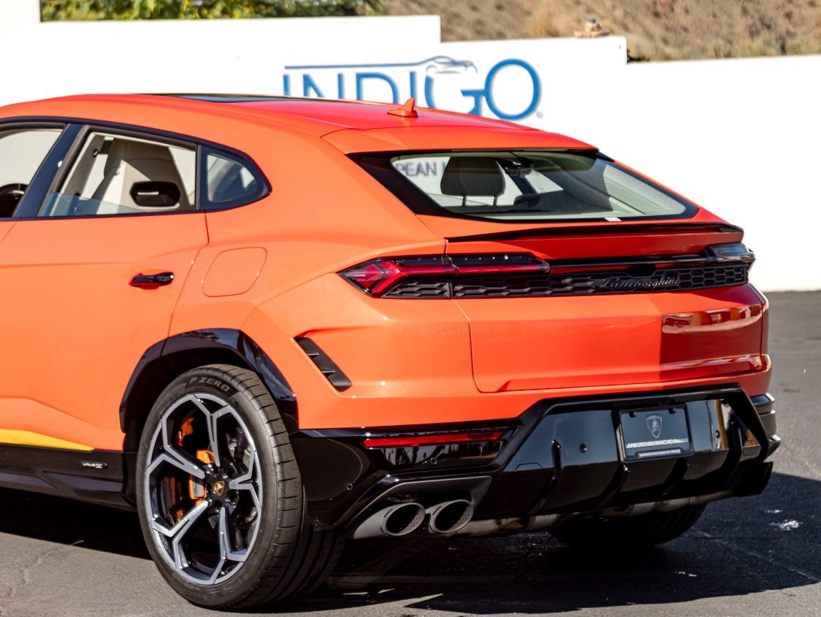 2025 Lamborghini Urus SE
