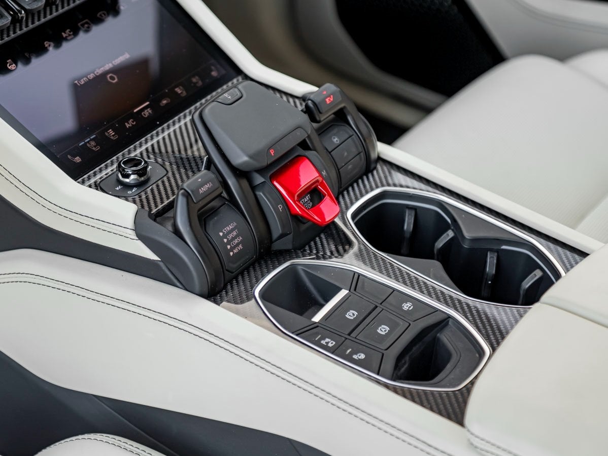 2025 Lamborghini Urus SE