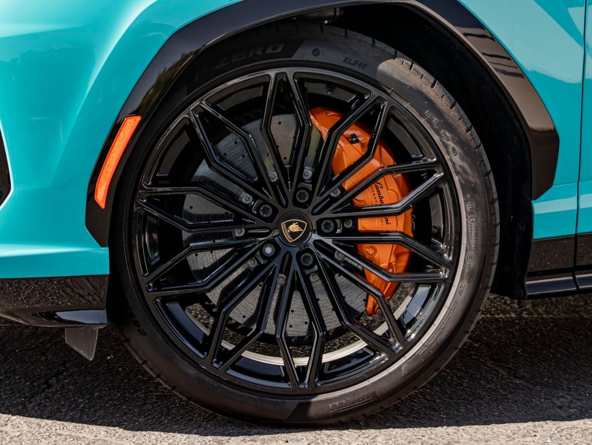 2025 Lamborghini Urus SE