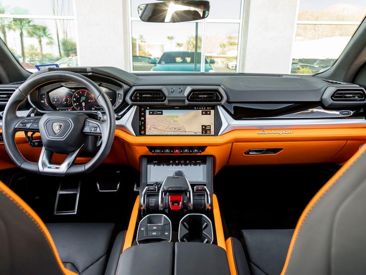 2025 Lamborghini Urus SE