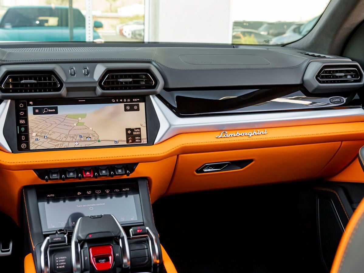 2025 Lamborghini Urus SE