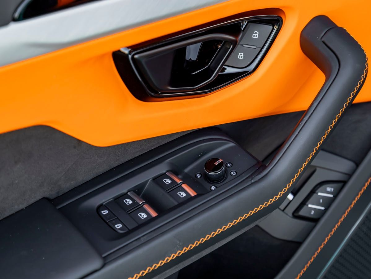 2025 Lamborghini Urus SE