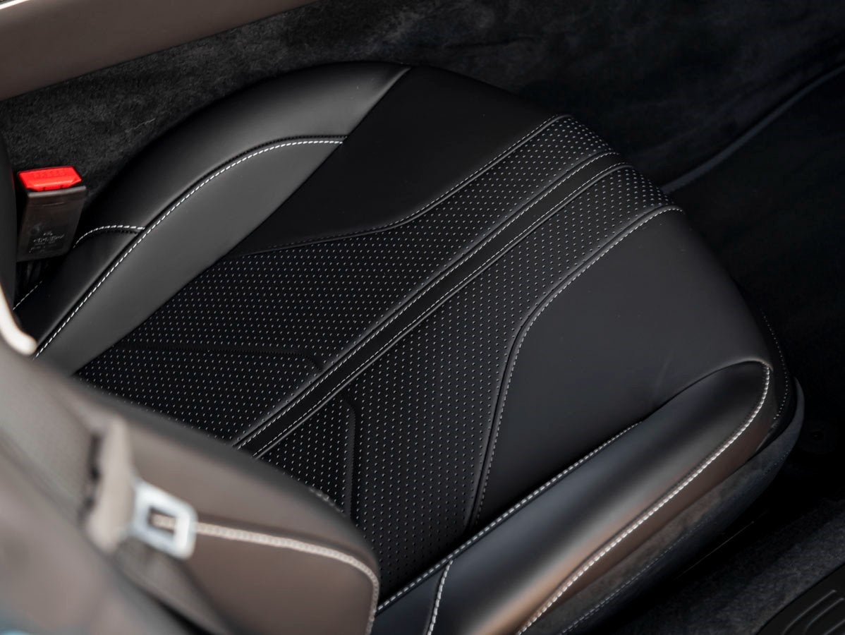 2026 Aston Martin Vantage Base