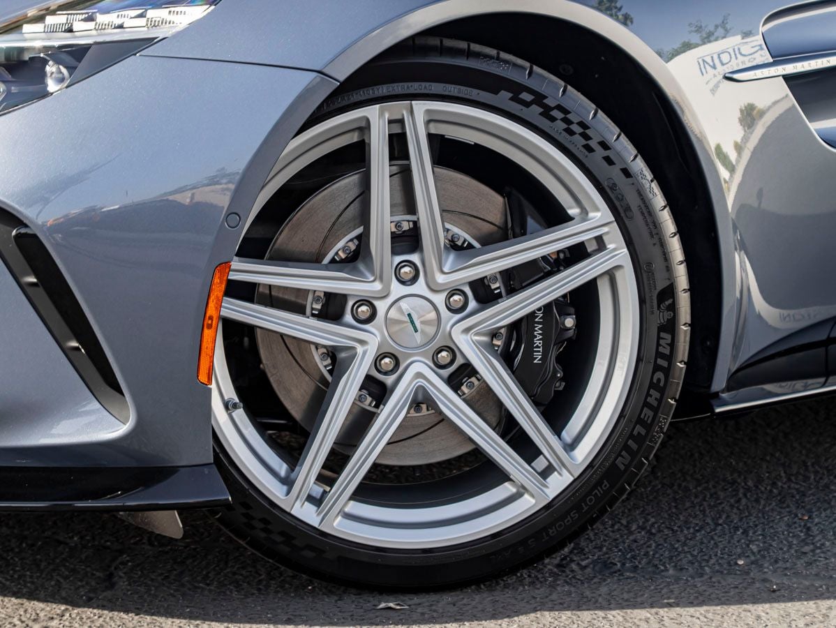 2026 Aston Martin Vantage Base