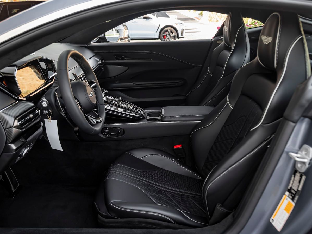 2026 Aston Martin Vantage Base