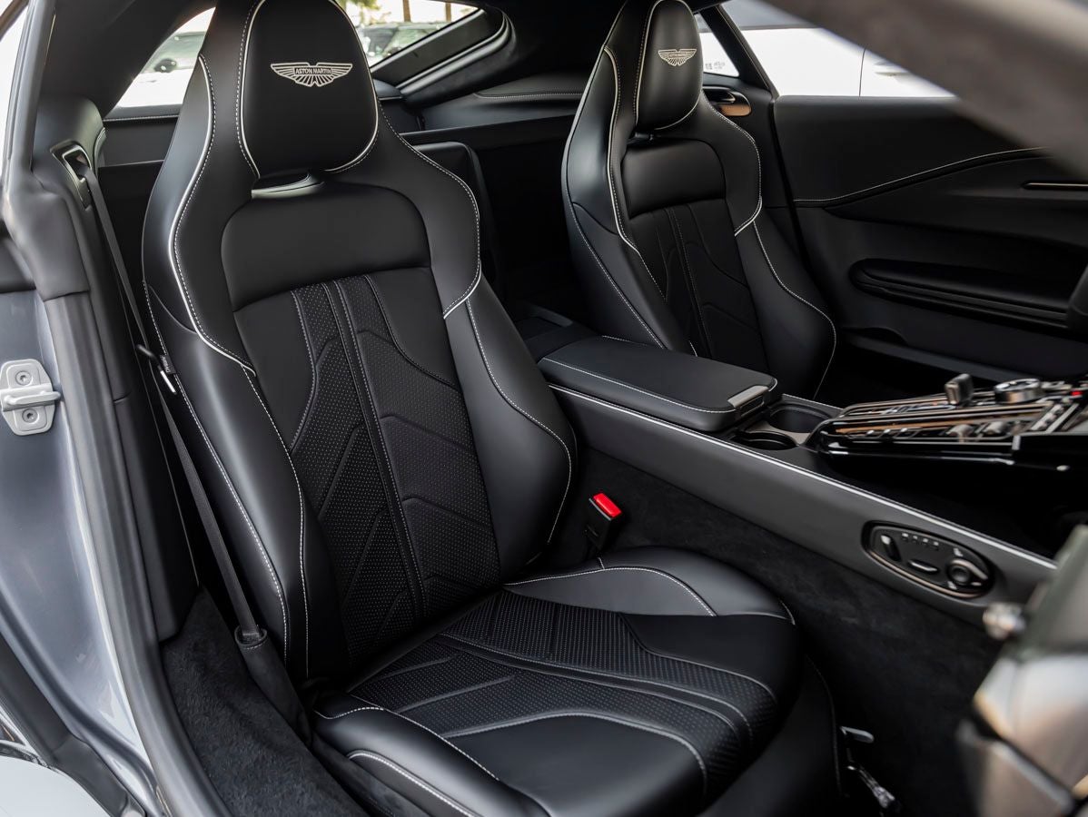 2026 Aston Martin Vantage Base