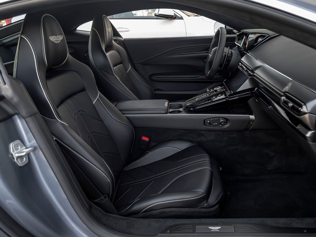 2026 Aston Martin Vantage Base