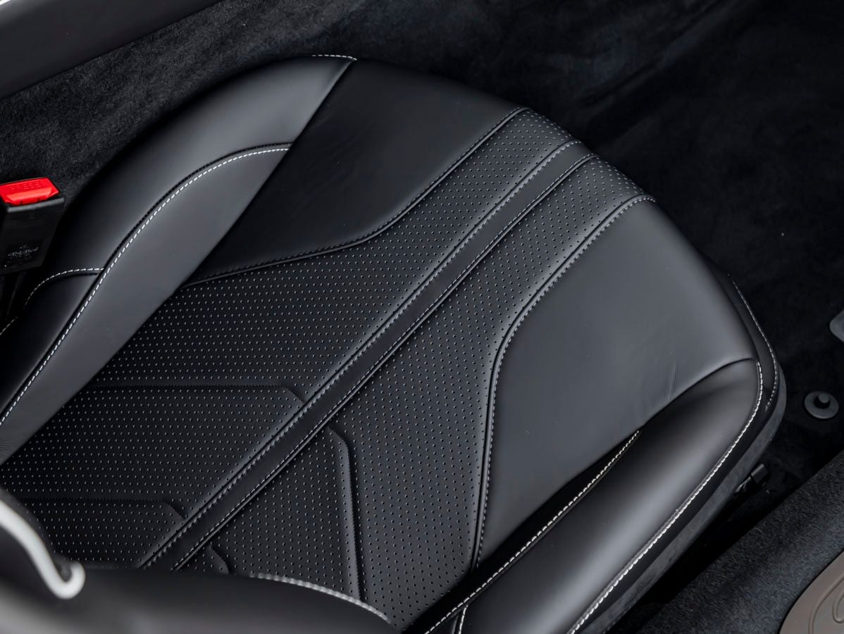 2026 Aston Martin Vantage Base