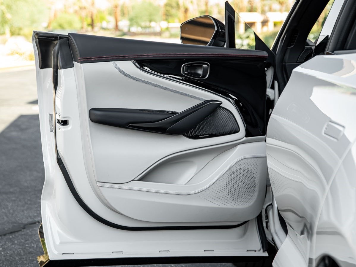 2025 Aston Martin DBX 707 707