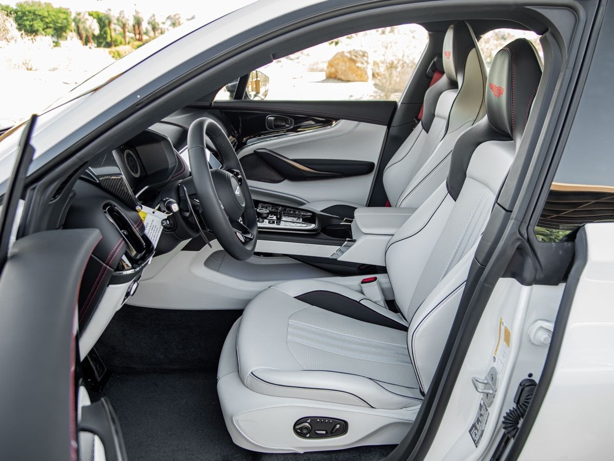 2025 Aston Martin DBX 707 707