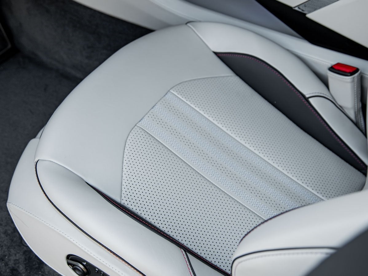 2025 Aston Martin DBX 707 707