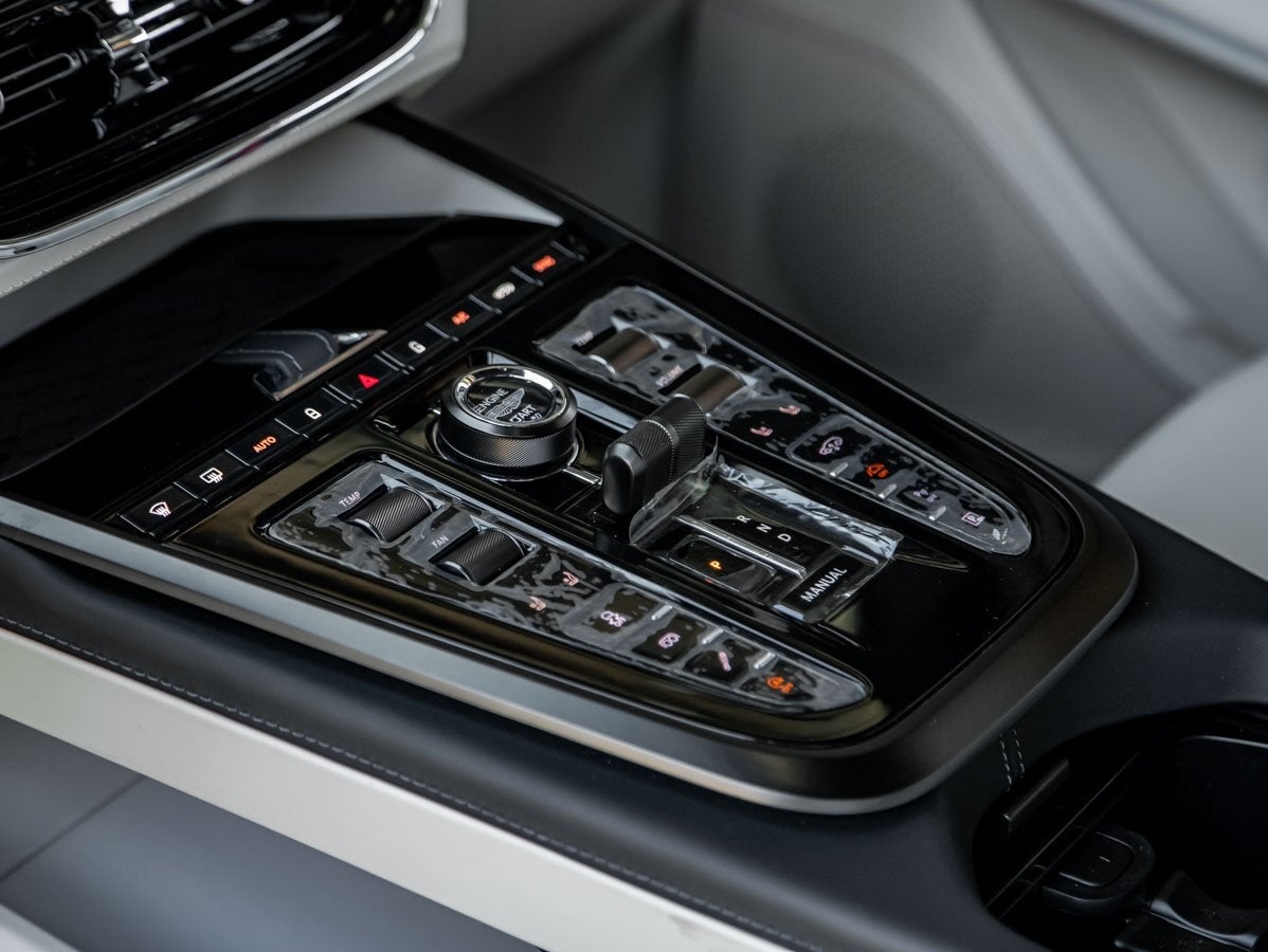 2025 Aston Martin DBX 707 707