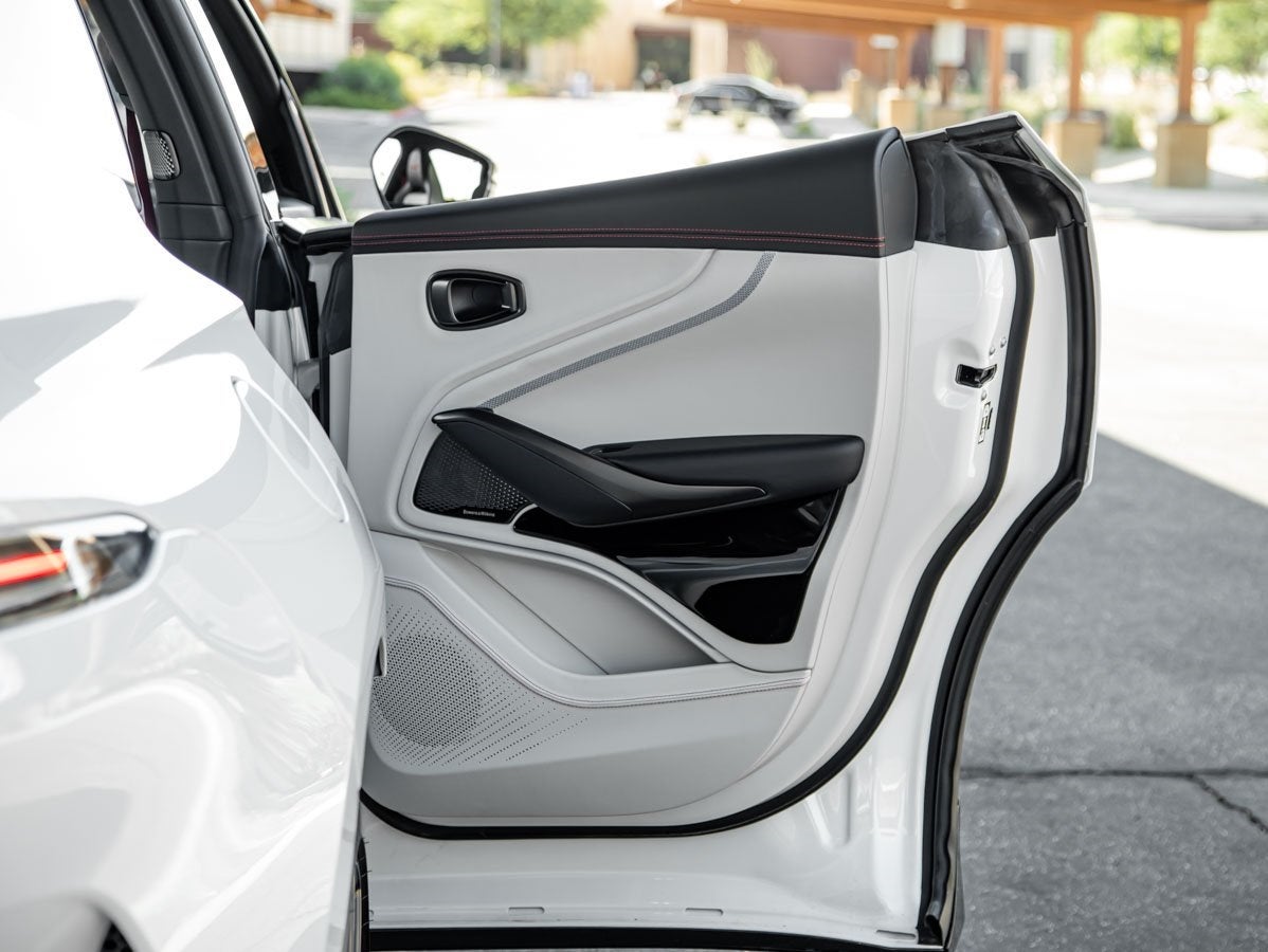 2025 Aston Martin DBX 707 707