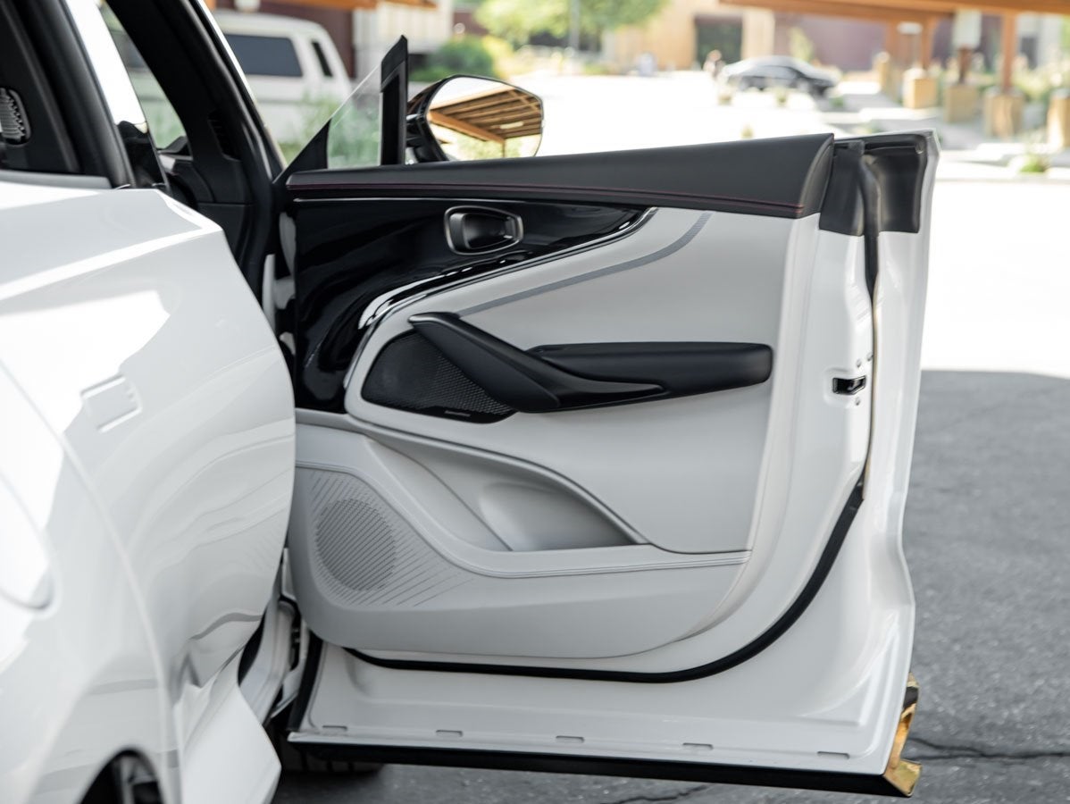 2025 Aston Martin DBX 707 707