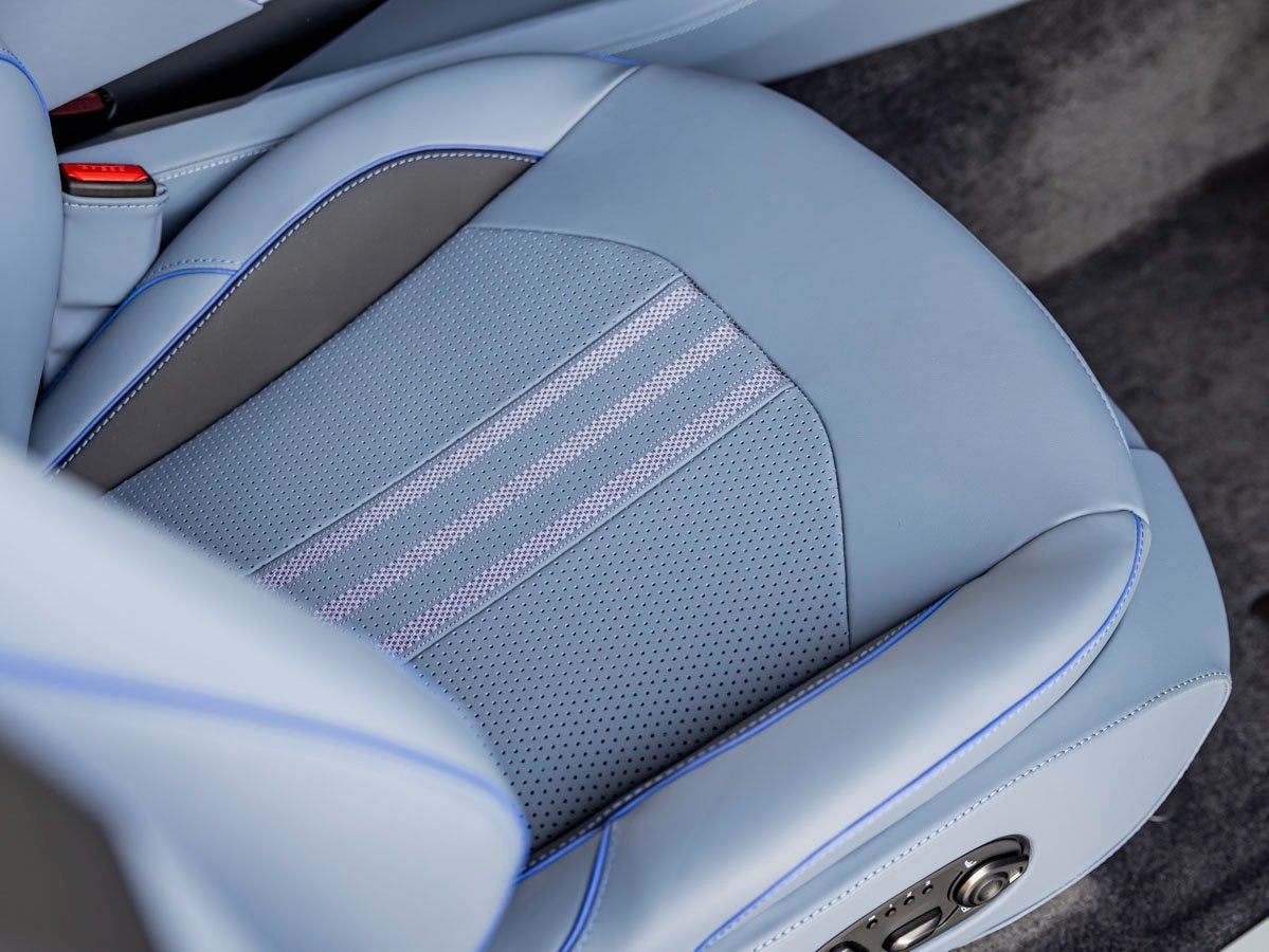 2025 Aston Martin DBX 707