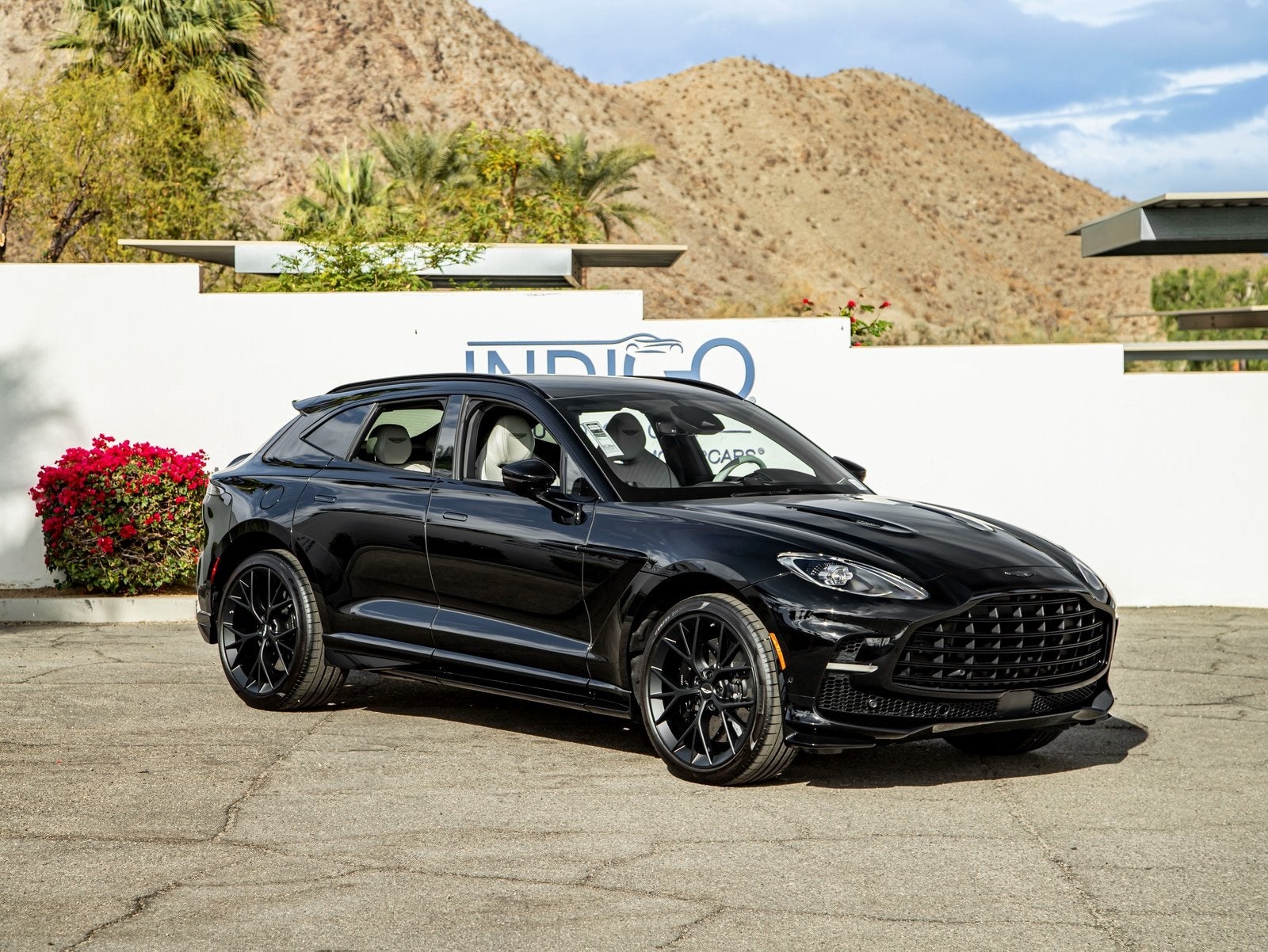 2025 Aston Martin DBX 707